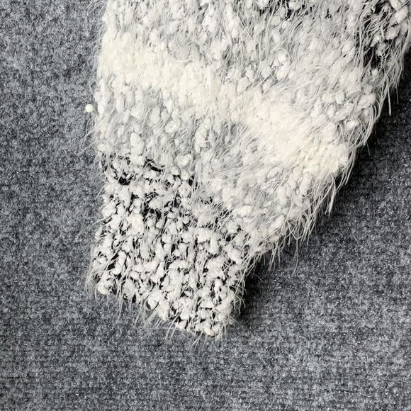Knox Rose Nubby Eyelash Knit Sweater Women M Pull Over V Neck Soft Warm Cozy - Picture 5 of 11